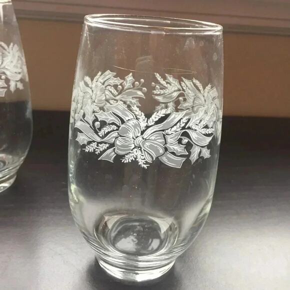 Vintage 80s Libbey Holiday Accents "Ribbons & Bows" tumblers - Picture 5 of 5